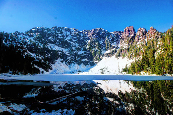 From Waterfalls to Alpine Lakes: The Stunning Scenery of Lake 22 Hike